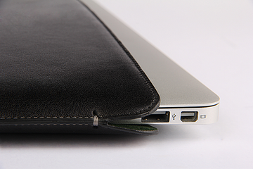 MacBook Air Nero Black Premium Leather Sleeve - VORYA